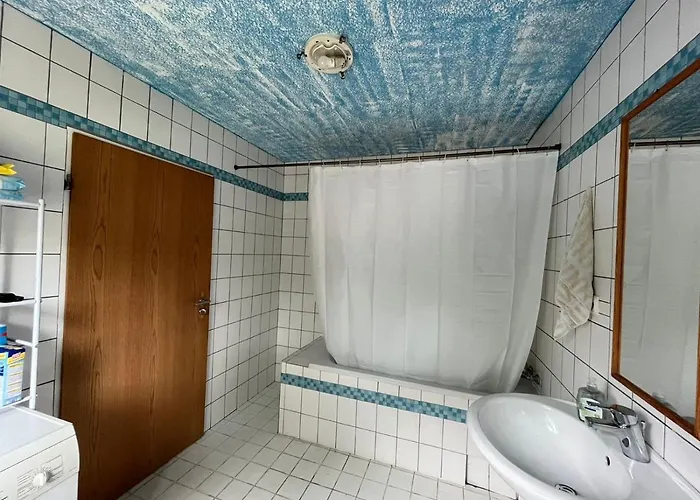 Huntlosen Monteure Apartmán *